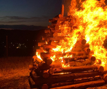 Stavanie a pálenie vatry