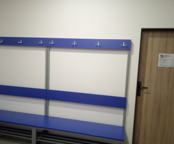 Aktuality / Projekt: Vybavenie budovy šatní ŠK Sedlice novým nábytkom - foto