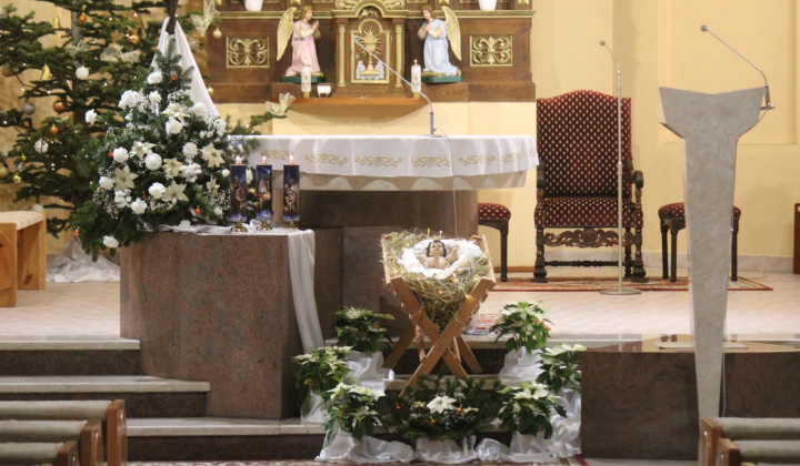 Vianočná výzdoba kostola